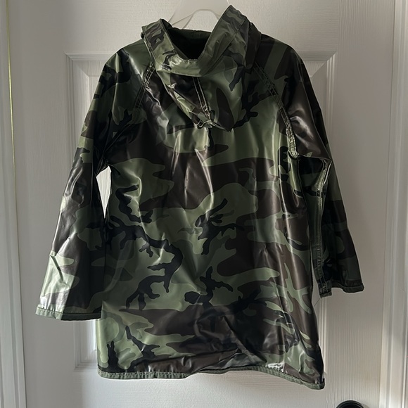 Army/Camo Reversible Raincoat Sz S - Picture 3 of 6
